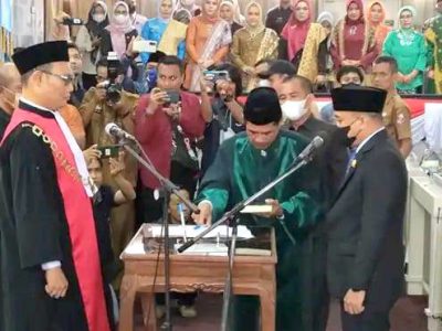 Wansori resmi dilantik menjadi Ketua DPRD Kabupaten Lampung Utara untuk sisa masa jabatan 2019-2024 menggantikan Romli.