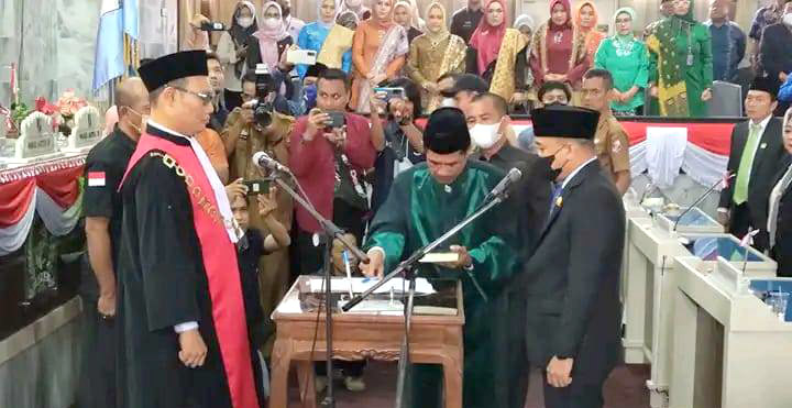 Wansori resmi dilantik menjadi Ketua DPRD Kabupaten Lampung Utara untuk sisa masa jabatan 2019-2024 menggantikan Romli.