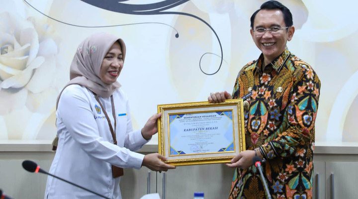 Pemerintah Kabupaten Bekasi berhasil memperoleh penghargaan dari Kementerian Keuangan Direktorat Jenderal Perbendaharaan, Kanwil Ditjen Perbendaharaan Provinsi Jawa Barat sebagai pemda dengan kinerja penyaluran dana desa terbaik pertama tahun 2022