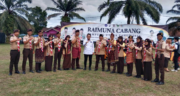 Wakil Bupati Lampung Utara, Ardian Saputra sapa adik-adik pramuka Penegak Pandega di Bumi Perkemahan Minak Trio Deso, Kecamatan Kotabumi Utara, Rabu (22/2/2023).