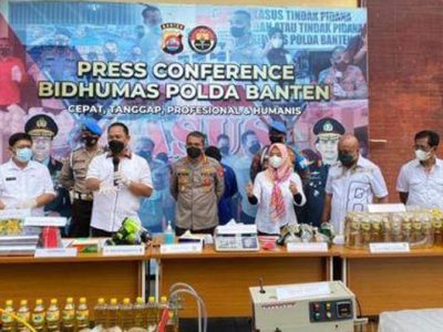 Jajaran Polda Banten berhasil mengungkap kasus pengoplosan beras. Dari pengungkapan itu, polisi mengamankan barang bukti beras oplosan 350 ton dan lainnya
