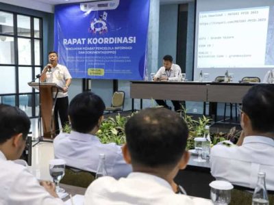 Dinas Komunikasi Informatika Persandian dan Statistik (Diskominfosantik) Kabupaten Bekasi menggelar rapat koordinasi Penguatan Pejabat Pengelola Informasi dan Dokumentasi (PPID) Peningkatan Kapasitas Pengelolaan Pelayanan Informasi tingkat Kabupaten Bekasi di Hotel Grande Valore, Rabu (08/03).