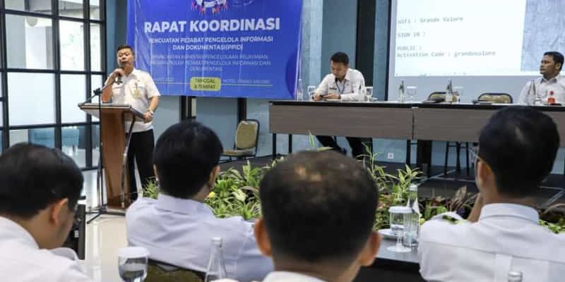 Dinas Komunikasi Informatika Persandian dan Statistik (Diskominfosantik) Kabupaten Bekasi menggelar rapat koordinasi Penguatan Pejabat Pengelola Informasi dan Dokumentasi (PPID) Peningkatan Kapasitas Pengelolaan Pelayanan Informasi tingkat Kabupaten Bekasi di Hotel Grande Valore, Rabu (08/03).