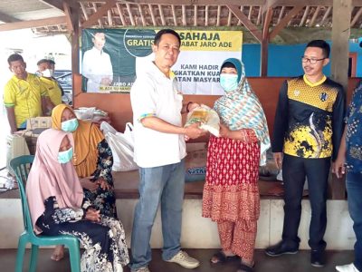 Sahabat Jaro Ade atau SAHAJA, Kecamatan Tajurhalang, Kabupaten Bogor menggelar aksi sosial berupa pembagian ratusan paket sembako dan pengobatan gratis