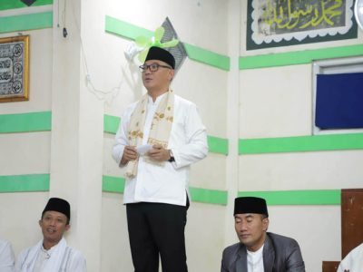 Pelaksana Tugas (Plt) Bupati Bogor, Iwan Setiawan saat Tarling di Masjid Miftahul Jannah, Kampung Gegerbitung, Desa Cijeruk, Kecamatan Cijeruk, Rabu (12/4)