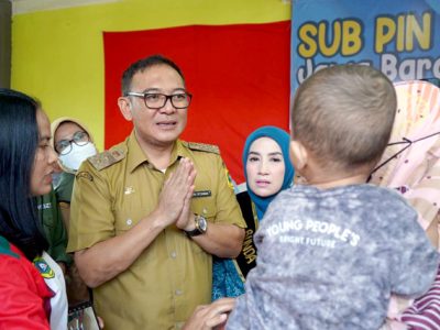 Plt. Bupati Bogor, Iwan Setiawan saat menghadiri acara SUB PIN tingkat Kabupaten Bogor tahun 2023, di Posyandu Asri 1, Perumahan Bogor Asri, Kelurahan Nanggewer, Kecamatan Cibinong, Senin (3/4/2023).