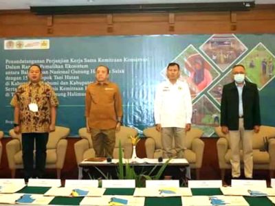 Wakil Bupati Sukabumi, H. Iyos Somantri menghadiri penandatanganan perjanjian kerja sama kemitraan konservasi lingkup TNGHS