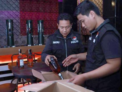 Petugas gabungan TNI-Polri Kabupaten Bogor menggelar Patroli dan razia tempat hiburan malam (THM) pada bulan Ramadhan 1444 H, Senin (3/4/2023) malam