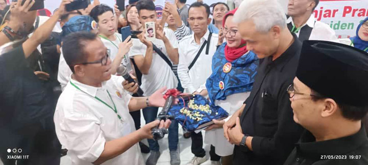 Bakal Calon Presiden Indonesia dari PDI Perjuangan, Ganjar Pranowo melakukan safari politik ke Provinsi Banten, Minggu (28/5/2023).