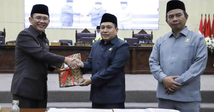 DPRD Kabupaten Bekasi menerima laporan LKPJ Bupati Bekasi tahun 2022 pada rapat Paripurna yang digelar pada Jumat (19/05/2023)