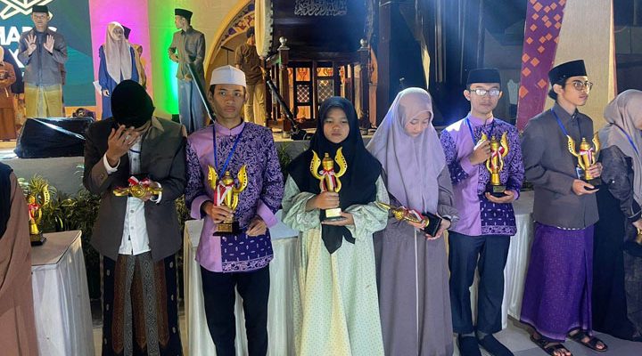 - Usai menjadi juara II pada Seleksi Tilawatil Qur'an dan hadits (STQH) tingkat Provinsi Jabar, Kabupaten Bekasi mengusulkan menjadi tuan rumah Musabaqoh Tilawatil Qur'an (MTQ) Tingkat Provinsi Jabar Tahun 2024