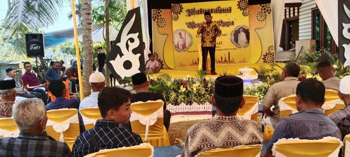 Santunan anak yatim mewarnai prosesi pelaksanaan silaturahim dan Khanduri Raya Keluarga Besar almarhum Tgk Cut Hasan dan almarhumag Hj. Rabiah