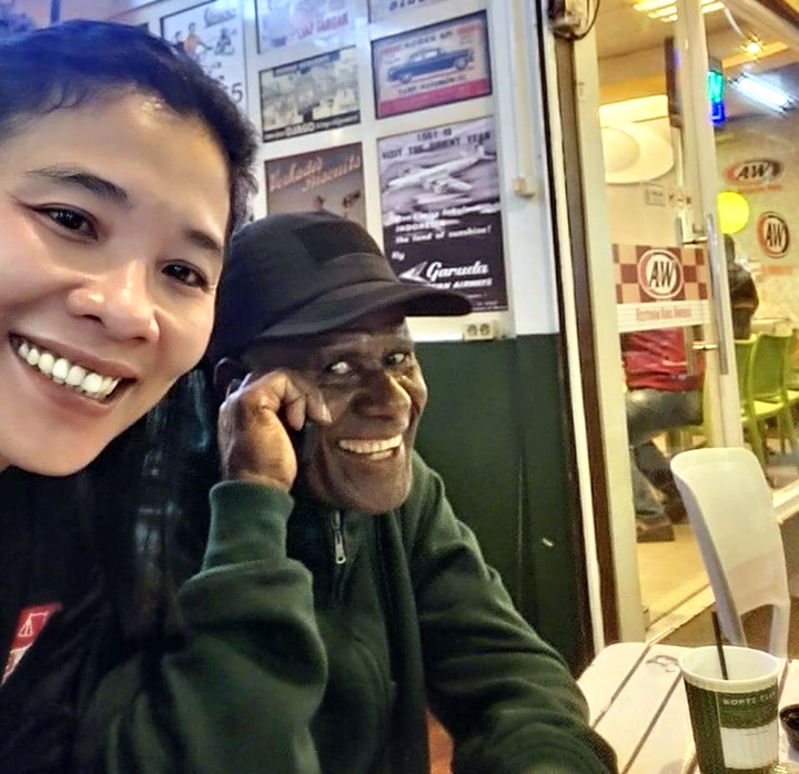 Marselinus Ani Flase alias Otto Ani Flase dan Dina Lara Butar-butar saat di Jakarta. (Foto: Dokumentasi Dinalara)