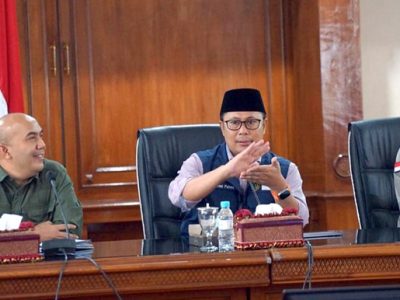 Wali Kota Sukabumi, Achmad Fahmi membuka kegiatan bimbingan teknik (bimtek) Pemanfaatan Sertifikat Elektronik untuk Tandatangan Elektronik (TTE) yang digagas Dinas Komunikasi dan Informatika (Diskominfo) Kota Sukabumi