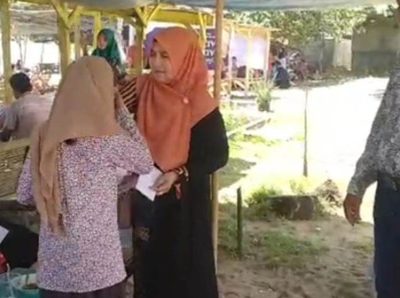 Puluhan anak yatim mendapat santunan dari istri Sekda Bireuen, dalam rangka memperingati Halal Bihalal yang diinisiasi Radio Getsu 98,4 FM Bireuen