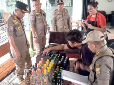 Satuan Polisi Pamong Praja (Sat Pol PP) Kabupaten Bogor gencar melakukan pengawasan dan penertiban pelanggaran perda, terutama perdagangan dan peredaran minuman beralkohol
