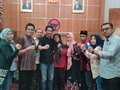Warga Desa Muktiwari bersama Lembaga Aspirasi Masyarakat Indonesia (LAMI) melakukan audiensi untuk menyampaikan aspirasi ke DPRD Kabupaten Bekas