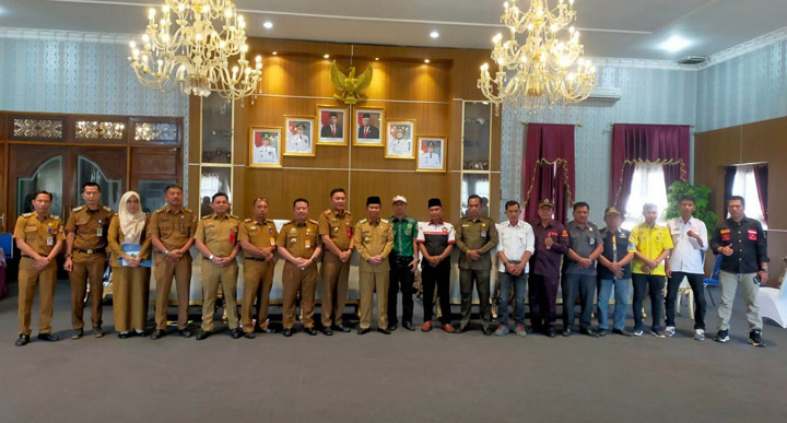 - Masyarakat Lampung Utara Peduli Pendidikan atau yang biasa disebut MLUPP beraudensi dengan Bupati Lampung Utara, Budi Utomo, Selasa (18/7/2023).