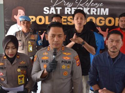 Polres Bogor menetapkan seorang tersangka dalam kasus tewasnya 3 orang pria yang dalam pengobatan spiritual di Kecamatan Cigudeg, Kabupaten Bogor