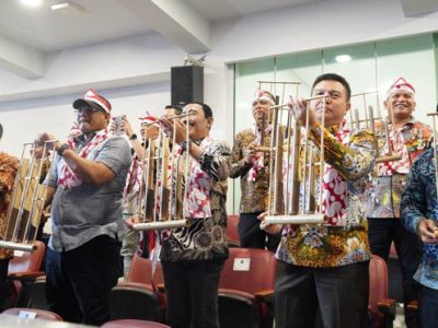 Pecahkan rekor dunia (Guinness World Records), 3.000 praja IPDN Kemendagri turut berpartisipasi dalam pergelaran angklung terbesar di dunia