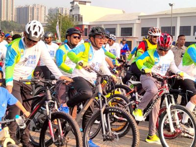 Sebanyak 1.300 pesepeda terlihat memadati area Central Park Meikarta dalam kegiatan Fun Bike Festival Kabupaten Bekasi Makin Berani yang digelar dalam rangka memeriahkan Hari Jadi Kabupaten Bekasi Ke-73 dan HUT RI Ke-78