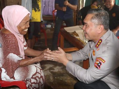 Kabaharkam Polri, Komjen. Pol. DR. Drs. H. Mohammad Fadil Imran, M.Si, melakukan kunjungan kerja ke wilayah Geopark Ciletuh, Desa Ciwaru, Kecamatan Ciemas, Kabupaten Sukabumi