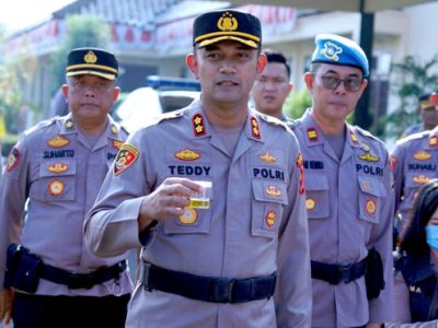 Kepala Kepolisian Resor Lampung Utara, AKBP Teddy Rachesna, S.H., S.I.K., M.Si., memimpin apel pagi perdana