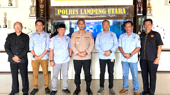 Kapolres Lampung Utara, AKBP Teddy Rachesna, S.H., S.I.K. M.Si., beraudensi dengan jajaran Pengurus Persatuan Wartawan Indonesia (PWI) Lampung Utara