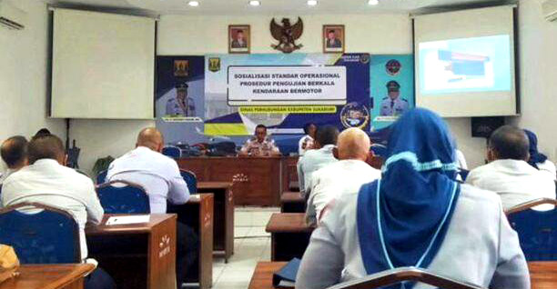 Kepala Dinas Perhubungan (Kadisdub) Kabupaten Sukabumi, Dedi Chardiman menggelar rapat dinas