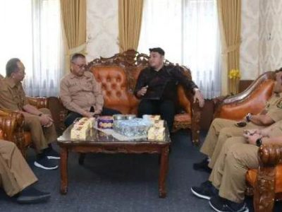 Wakil Bupati Sukabumi, H. Iyos Somantri menerima silaturahmi atau audensi dari Indonesia Indicator, di Ruang Rapat BKPSDM, Senin (5/9/2023).