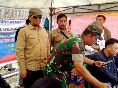 Dinas Kependudukan dan Catatan Sipil (Disdukcapil) Kabupaten Sukabumi membuka pelayanan kependudukan pada acara HUT ke 153 Kabupaten Sukabumi