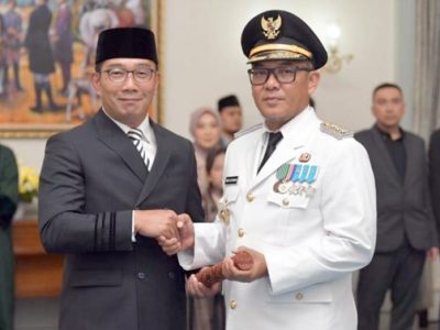 Iwan Setiawan resmi dilantik menjadi Bupati Bogor sisa masa jabatan periode 2018-2023 oleh Gubernur Jawa Barat Ridwan Kamil, didampingi Ketua PKK Provinsi Jawa Barat