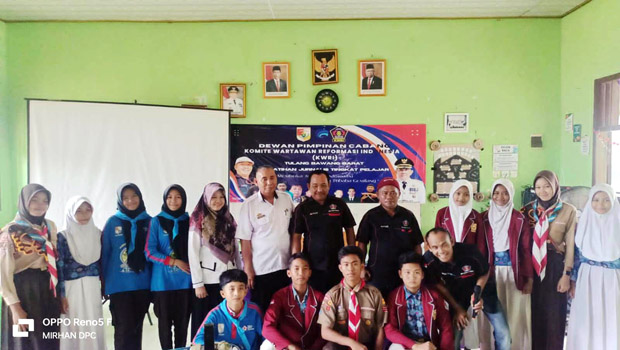 Dewan Pimpinan Cabang (DPC) Komite Wartawan Reformasi Indonesia (KWRI) Tulang Bawang Barat (Tubaba) menggelar pendidikan jurnalistik tingkat pelajar