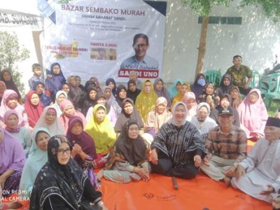 UMKM Sahabat Sandi berkerja sama dengan Desa Tenjolaya, Kecamatan Cicurug, Kabupaten Sukabumi menggelar Bazar Sembako Murah