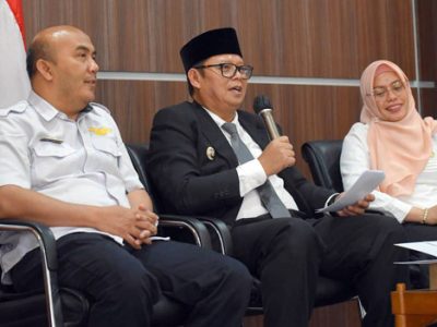 Penjabat Wali Kota Sukabumi, Kusmana Hartadji, secara resmi membuka dan memberikan arahan dalam kegiatan sosialisasi anti korupsi tahun 2023