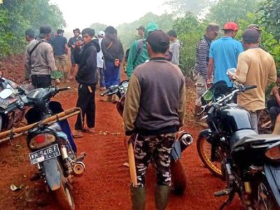 Aksi brutal garong alias pencuri sawit di kawasan PT. SCC menyebabkan seorang anggota Brimob terluka