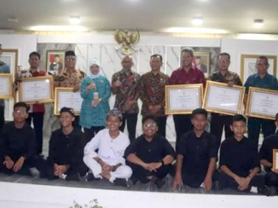 Sebanyak enam sekolah jenjang SMP, diganjar penghargaan pengelolaan perpustakaan terbaik dalam acara Arsipelago tahun 2023 yang dilaksanakan Dinas Arsip dan Perpustakaan Kabupaten Bogor