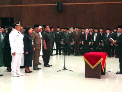 Pj Bupati Bekasi Dani Ramdan melantik 154 Pejabat Administrator dan Pengawas di Lingkungan Pemerintah Kabupaten Bekasi di Aula KH Noer Alie lantai 4, Gedung Bupati Bekasi