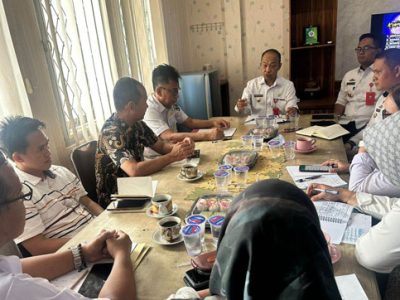Pemerintah Kabupaten (Pemkab) Lampung Utara (Lampura) menggelar rapat di Ruang Rapat Asisten 2 Bidang Ekonomi dan Pembangunan Kabupaten Lampura, Kamis (29/2/2024).
