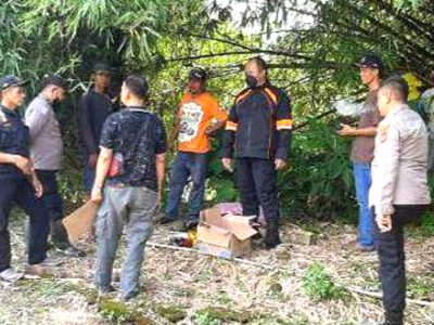 Warga digegerkan penemuan mayat bayi berjenis kelamin laki-laki sekitar pukul 12:30 Wib di pinggir kali Cikeas, Kampung Bojong Kulur