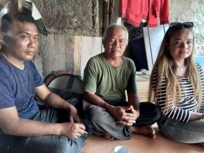 Owi Kodir (tengah)