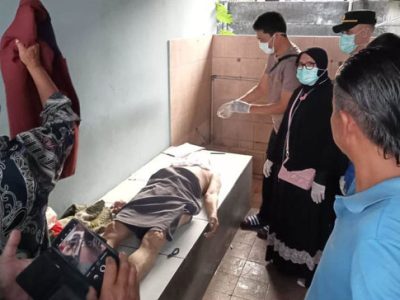 Sesosok mayat ditemukan di dalam WC umum Terminal Laladon, Kampung Laladon Gede, RT 05, RW 04, Desa Laladon, Kecamatan Ciomas, Kabupaten Bogor