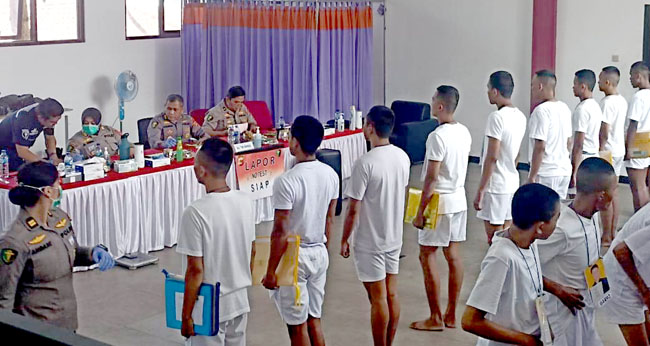 Pemeriksaan tes kesehatan (rikes) tahap satu Calon Bintara Polri tahun 2024 panda Polda Jabar