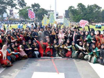 Upacara Hari Pendidikan Nasional (Hardiknas) tahun 2024 tingkat Kota Sukabumi digelar di Lapang Merdeka Kota Sukabumi, Kamis (2/5/2024).
