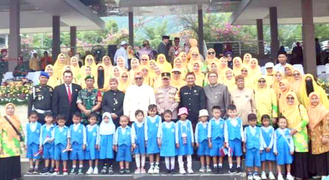 Ribuan Orang Ikut Warnai Peringatan Hardiknas di Sukabumi