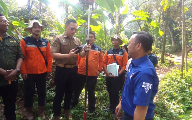Menteri Agraria dan Tata Ruang/Kepala Badan Pertanahan Nasional (ATR/BPN), Agus Harimurti Yudhoyono (AHY) meninjau langsung pemasangan tanda batas tanah