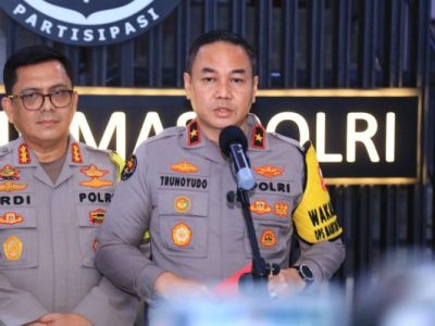 Kepolisian Negara Republik Indonesia (Polri) masih mengusung kegiatan kebudayaan pertunjukan wayang kulit semalam suntuk dalam rangka Hari Bhayangkara