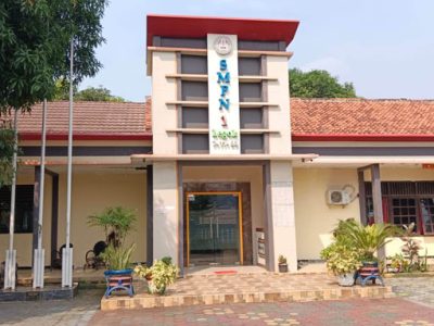 SMPN 1 dan SMPN 3 Legok Kabupaten Tangerang masih satu atap untuk kegiatan belajar mengajar (KBM)