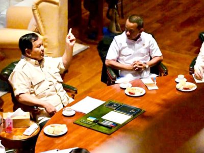 Presiden Prabowo Subianto mengadakan rapat secara maraton bersama sejumlah Menteri Kabinet Merah Putih di kediaman pribadinya, Hambalang, Kabupaten Bogor. (Foto: setneg.go.id)