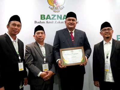 Bupati Bogor Rudy Susmanto menerima penghargaan bergengsi di ajang Baznas Awards 2025